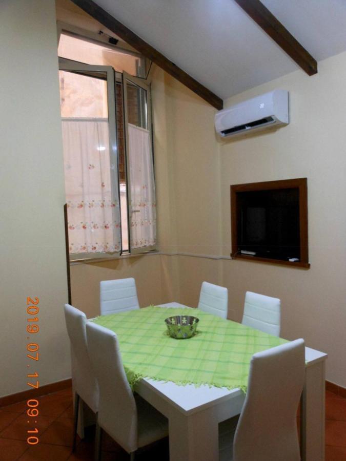 Home In Love: Vicoletto Dei Presepi Napoli Eksteriør bilde