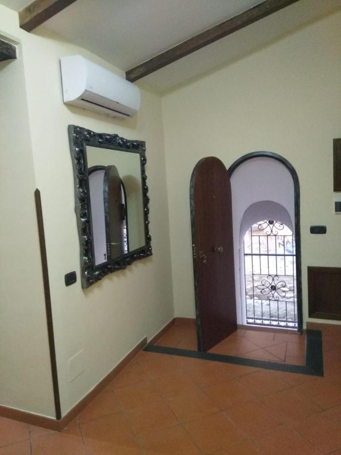Home In Love: Vicoletto Dei Presepi Napoli Eksteriør bilde