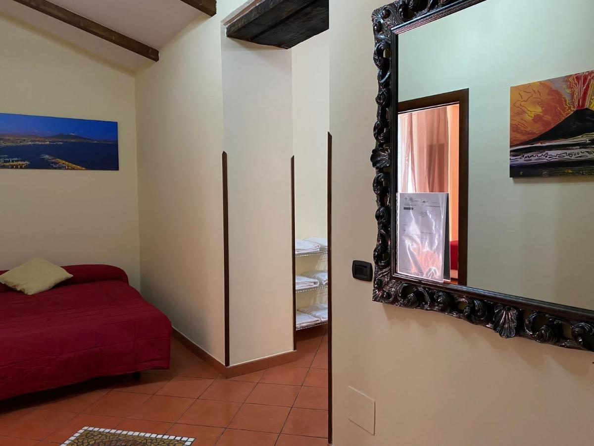 Home In Love: Vicoletto Dei Presepi Napoli Eksteriør bilde