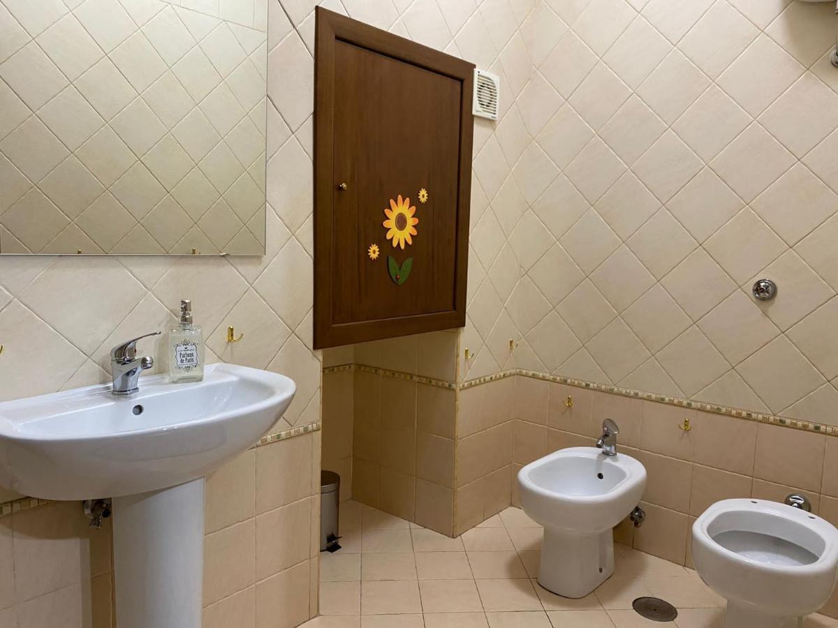 Home In Love: Vicoletto Dei Presepi Napoli Eksteriør bilde