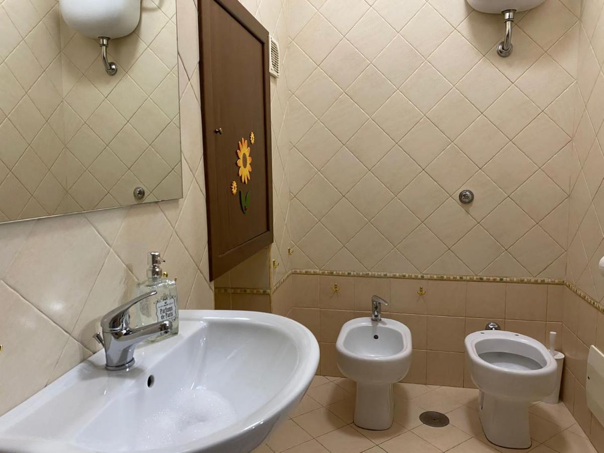 Home In Love: Vicoletto Dei Presepi Napoli Eksteriør bilde