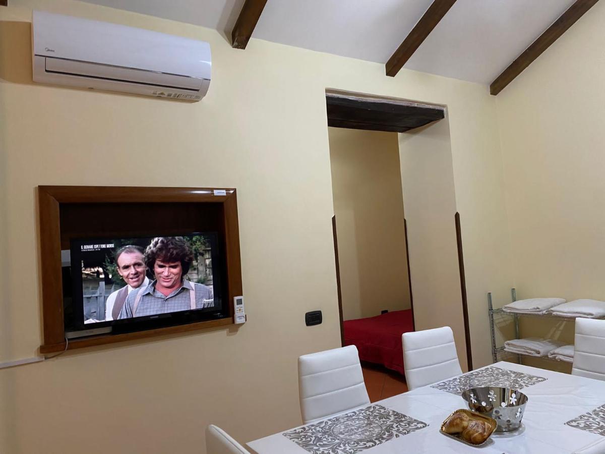 Home In Love: Vicoletto Dei Presepi Napoli Eksteriør bilde